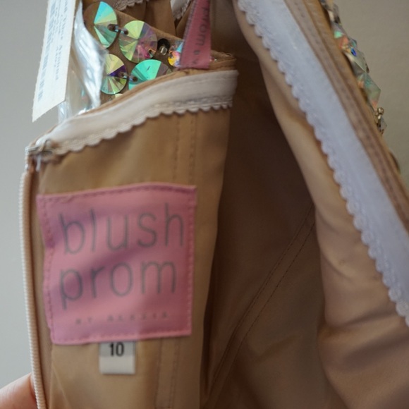 Prom Dress - Picture 4 of 8